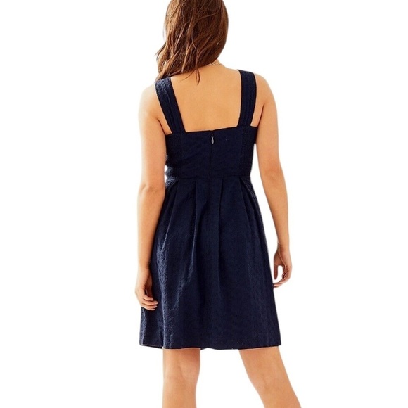 Lilly Pulitzer True Navy Cyndi Fishy Eyelet Dress Fit and Flare Pockets Size 4 - Picture 4 of 11